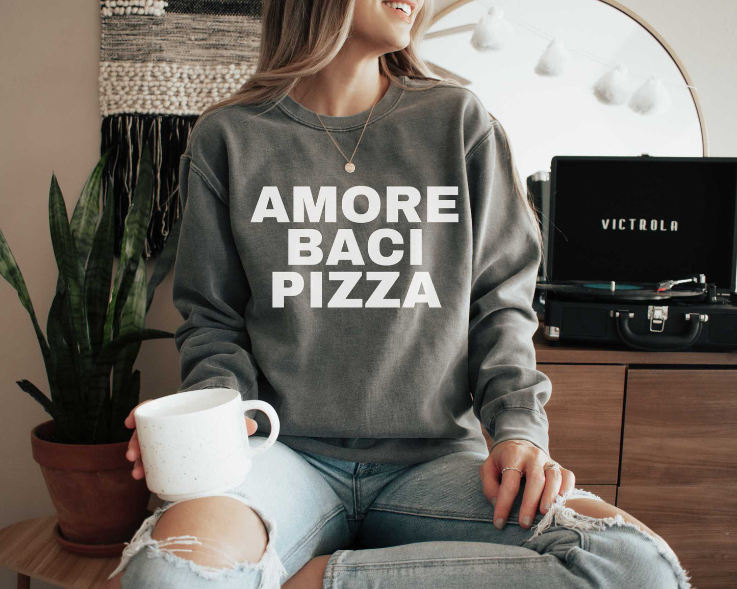 Amore Baci Pizza (Love Kisses Pizza) Sweatshirt in Pepper