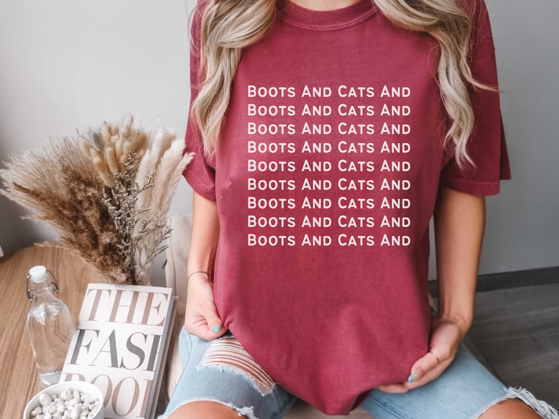 Funny Beatboxing "Boots And Cats" T-Shirt in Brick