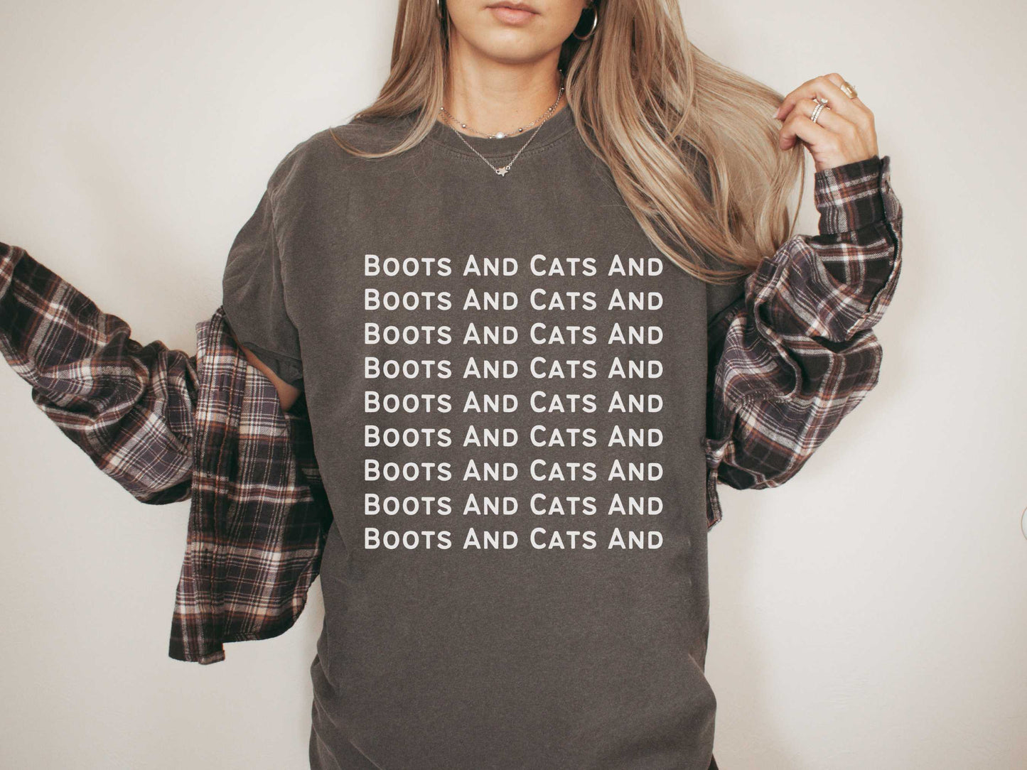 Funny Beatboxing "Boots And Cats" T-Shirt in Pepper