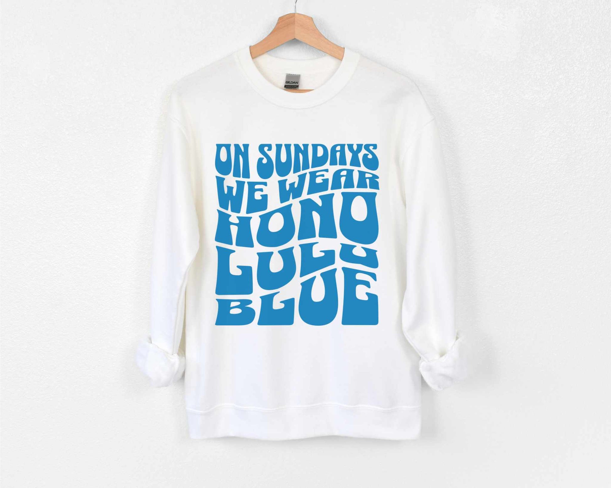 On Sundays We Wear Honolulu Blue Retro Lions Sweatshirt in White