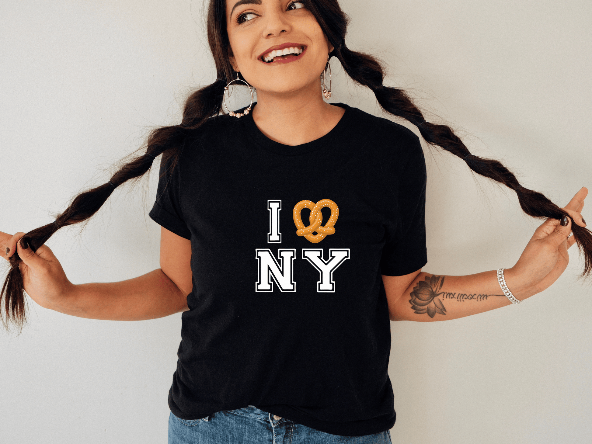 I Love (Pretzel) New York T-Shirt in Black