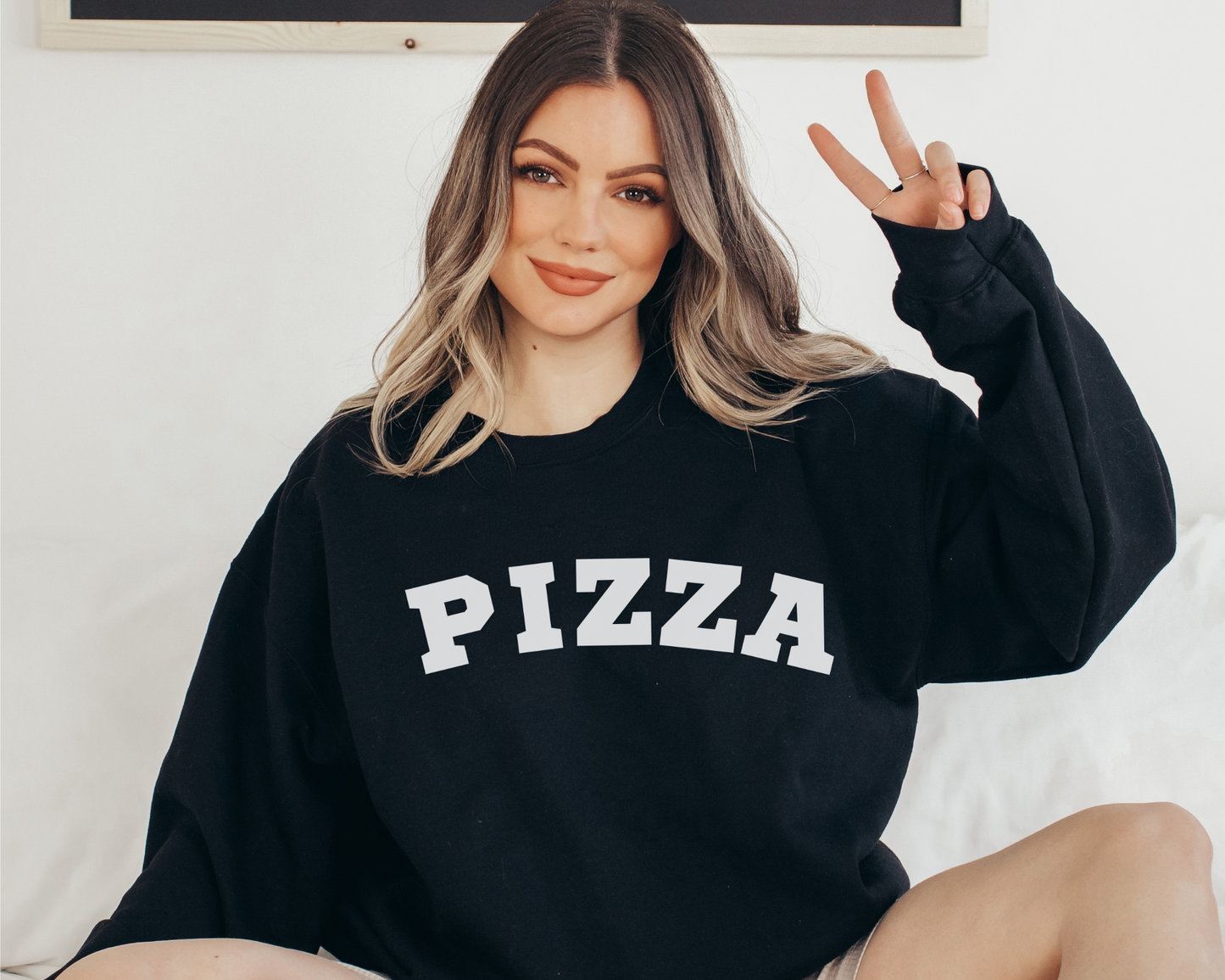 Pizza Sweatshirt in Black