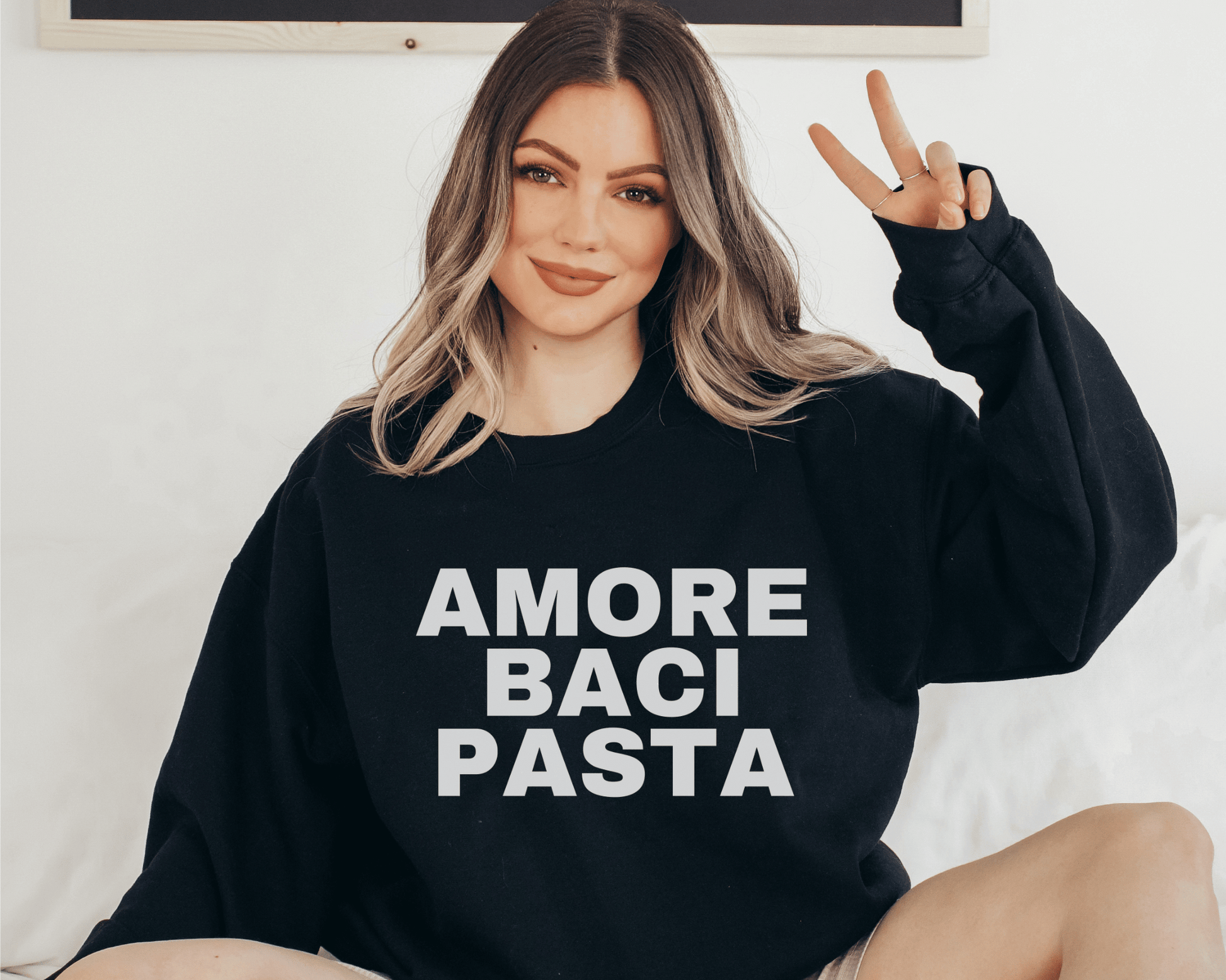 Amore Baci Pasta Sweatshirt in Black