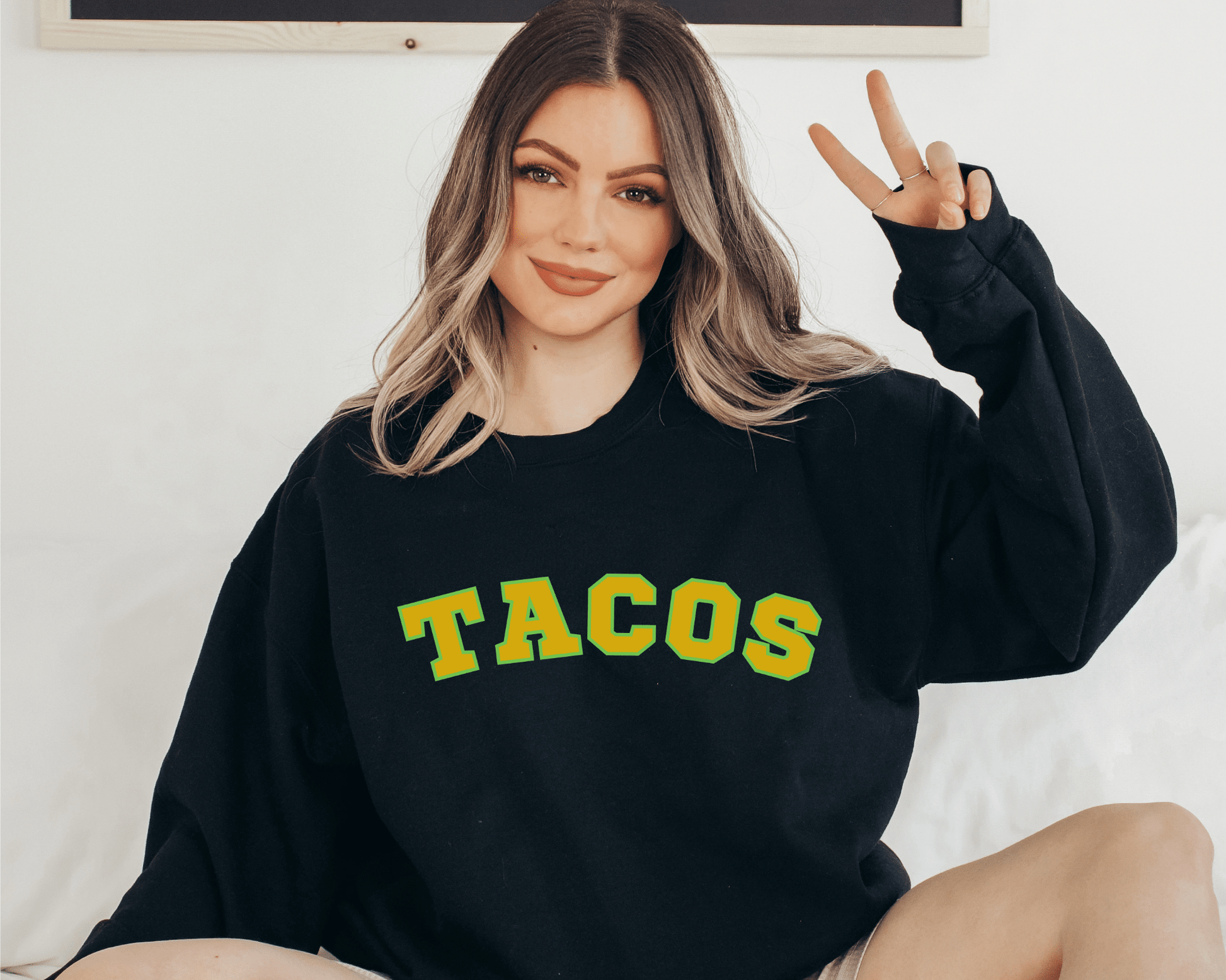 Tacos Sweatshirt in Black