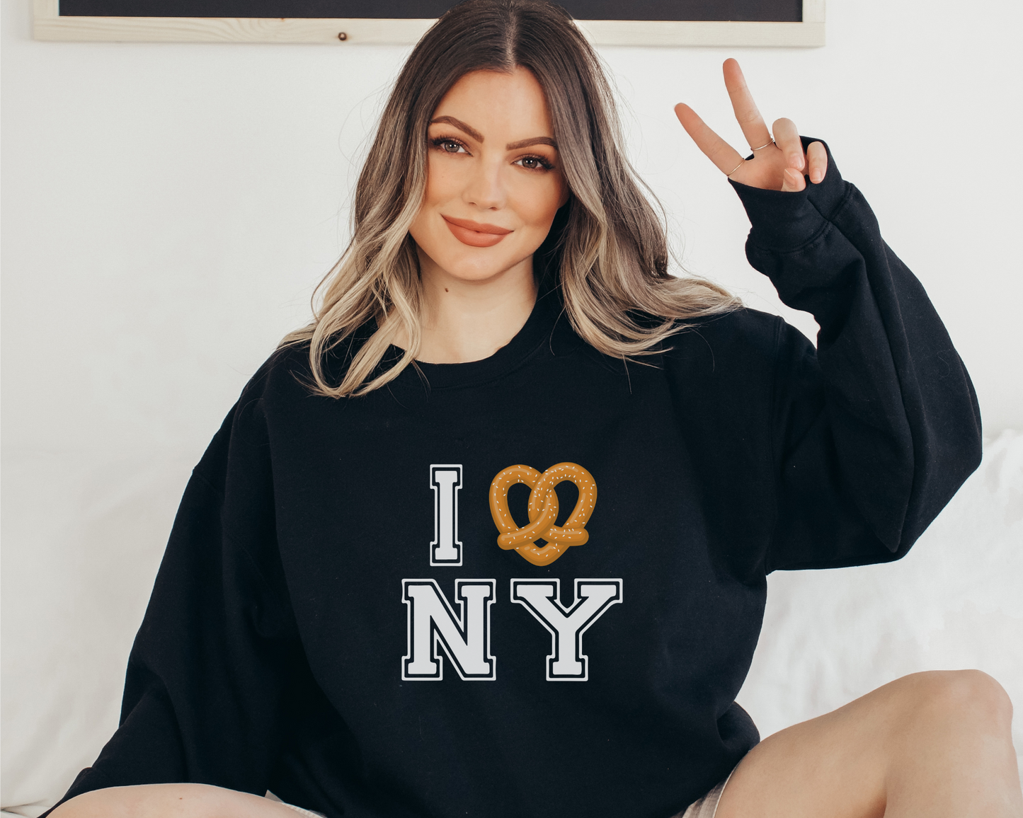 I Pretzel (Love) New York Sweatshirt in Black