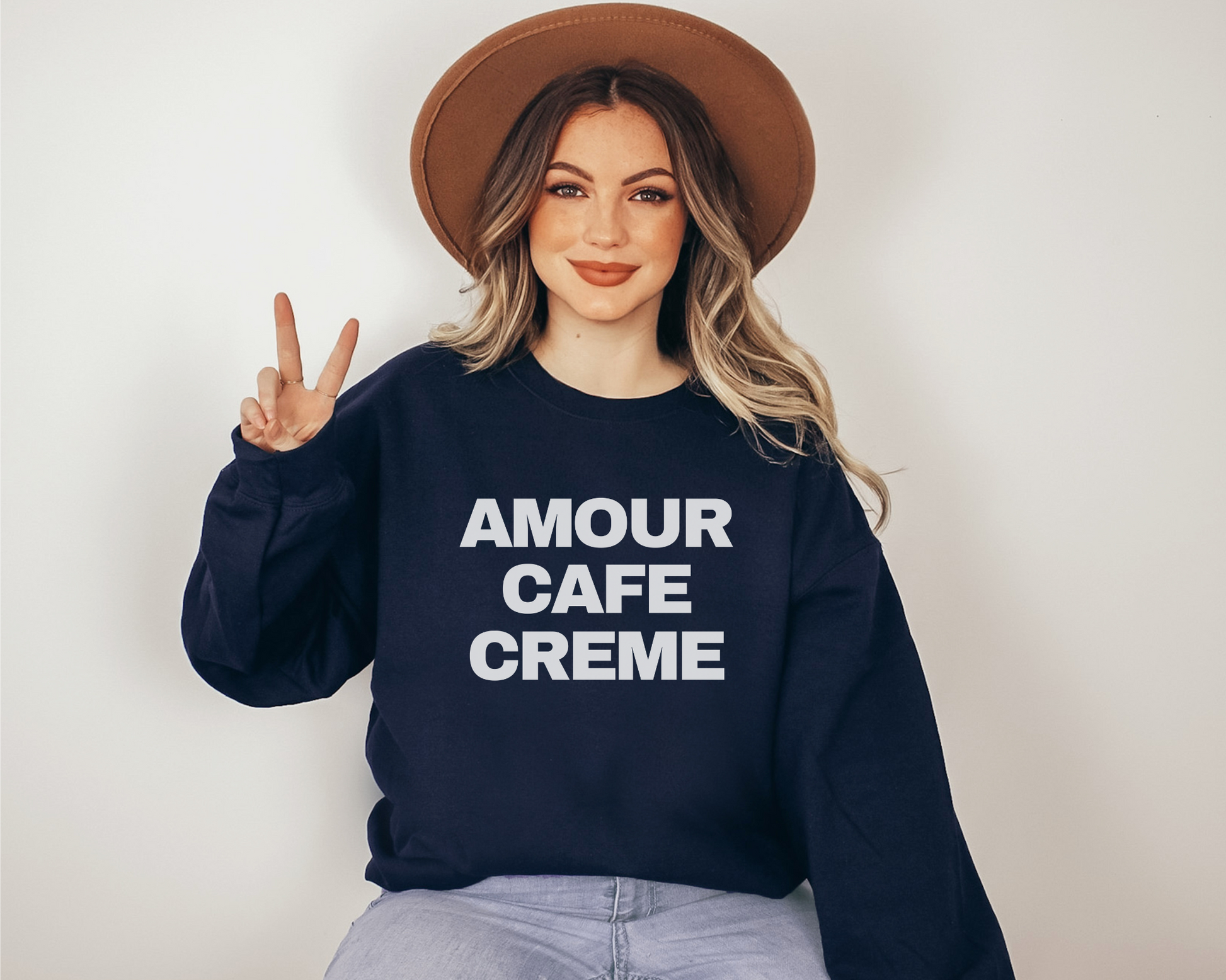 Amour Cafe Creme Sweatshirt in Navy