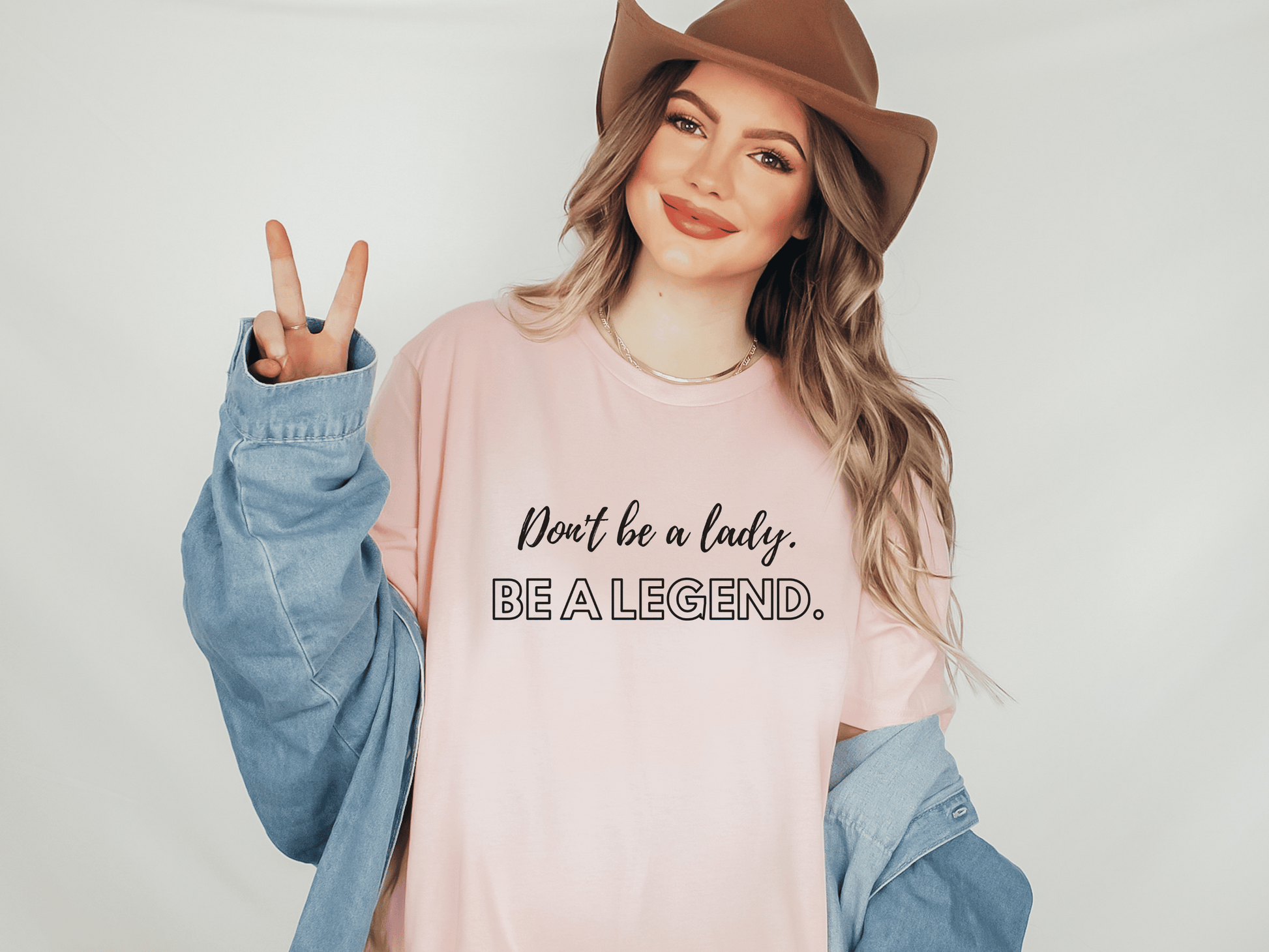 Be a Legend T-Shirt in Pink
